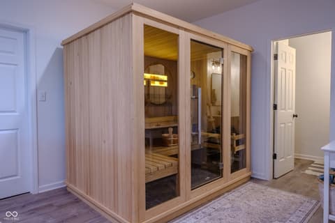 Sauna — 9762 Conifer Court, Fishers, IN