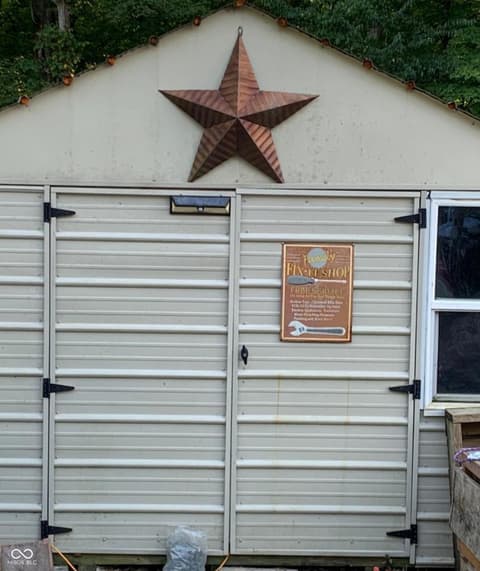Garage at 756 Tudor Place, North Vernon, IN