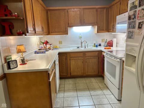 Kitchen at 8131 Bentley Farms Place, Indianapolis, IN