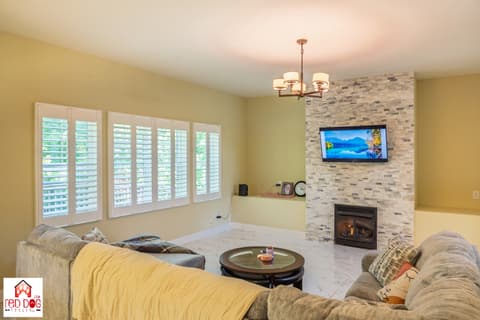 Photo of 372 Foxboro Drive, Avon, IN