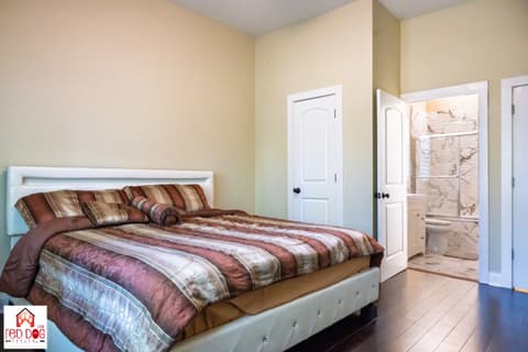 Photo of 372 Foxboro Drive, Avon, IN