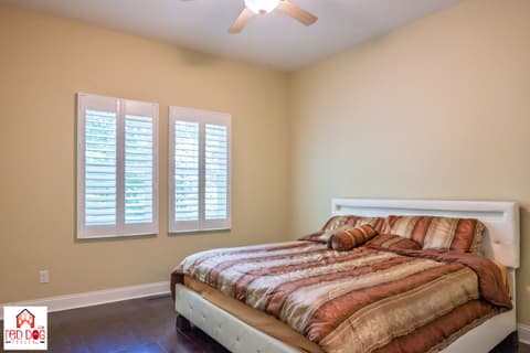 Photo of 372 Foxboro Drive, Avon, IN