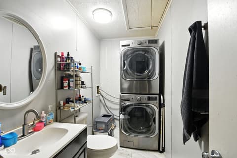Laundry room at 1105 Worcester Avenue, Indianapolis, IN