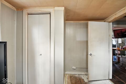 Closet — 1105 Worcester Avenue, Indianapolis, IN