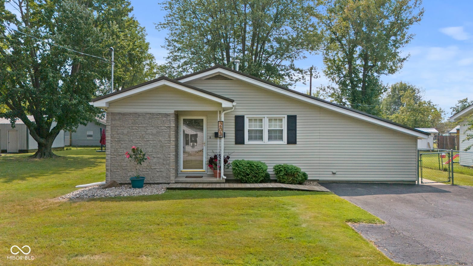Photo of 203 W Bard Street, Crothersville, IN