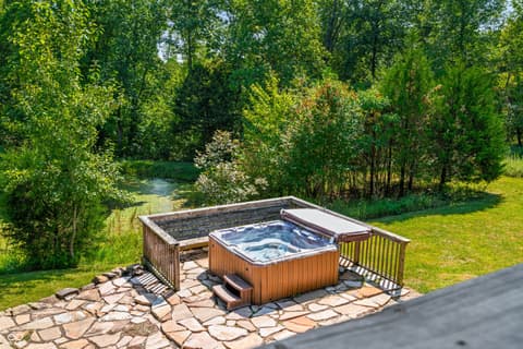 Outdoor living area at 9601 Buffalo Pike, Freetown, IN