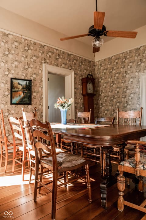 Dining room at 2710 E State Road 32, Crawfordsville, IN