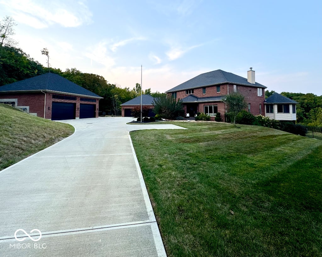 Yard at 1946 Einsel Road, Lawrenceburg, IN