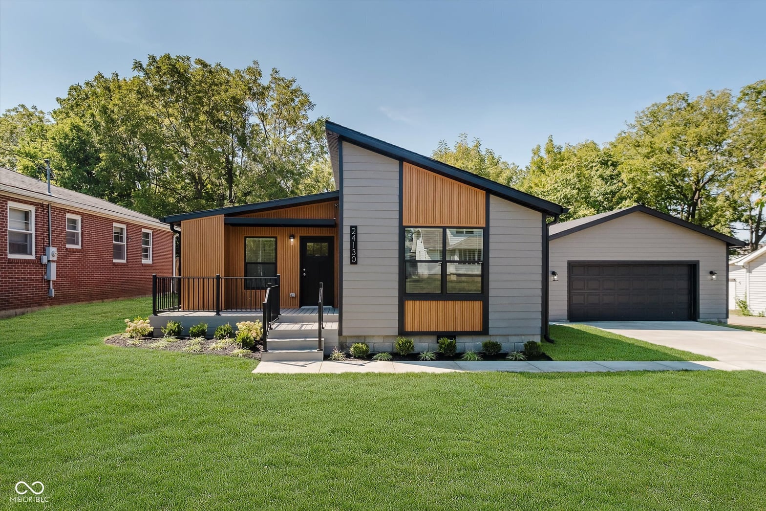 Front exterior at 24130 Hinesley Road, Sheridan, IN