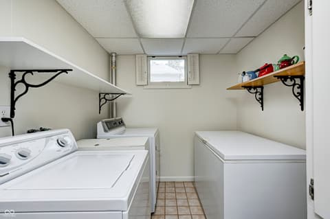 Laundry room at 1000 S Jackson Street, Greencastle, IN