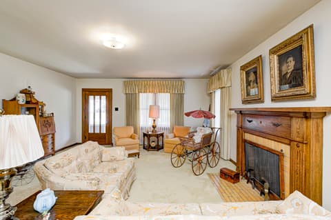 Living room at 1000 S Jackson Street, Greencastle, IN