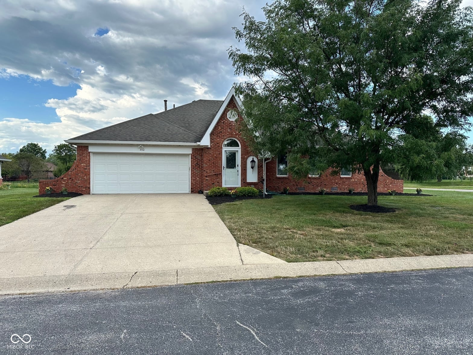 Photo of 390 Vinewood Drive N, Brownsburg, IN
