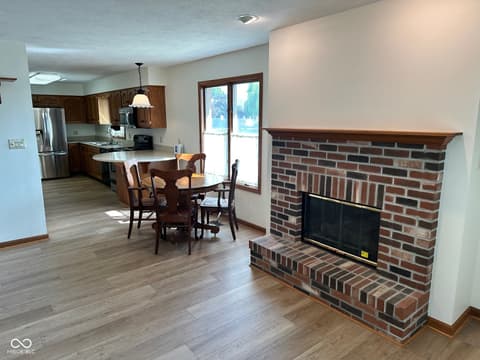 Photo of 390 Vinewood Drive N, Brownsburg, IN