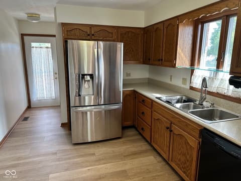 Photo of 390 Vinewood Drive N, Brownsburg, IN