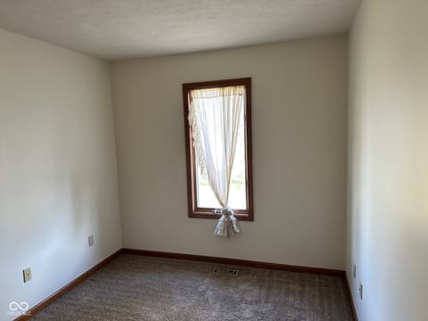 Photo of 390 Vinewood Drive N, Brownsburg, IN
