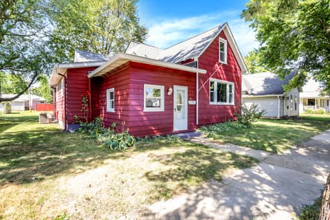 Photo of 310 N Franklin Street, Knightstown, IN