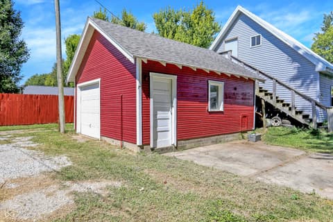 Photo of 310 N Franklin Street, Knightstown, IN