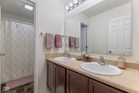Photo of 3372 Clary Blvd S Drive, Greenwood, IN