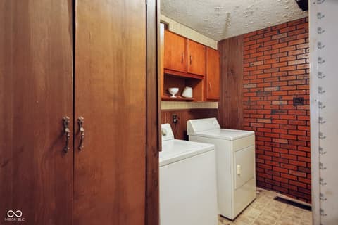 Laundry room at 412 Ridgeview Drive, Salem, IN