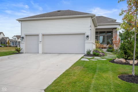 Photo of 1287 Amberley Way, Westfield, IN