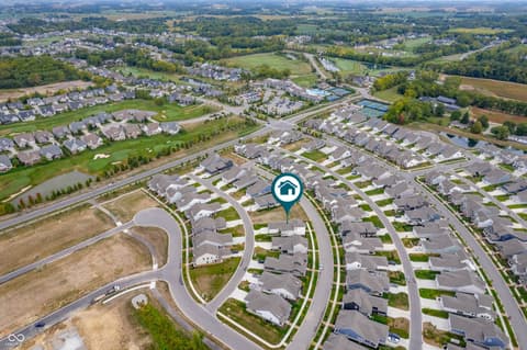 Photo of 1287 Amberley Way, Westfield, IN