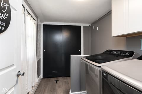 Laundry room at 609 Jefferson Street, Covington, IN