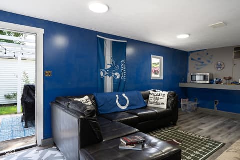 Living room at 609 Jefferson Street, Covington, IN