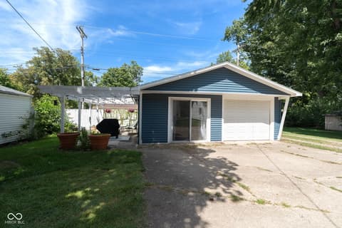 Garage at 609 Jefferson Street, Covington, IN