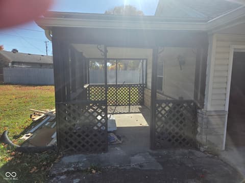 Outdoor living area at 4109 W Horseshoe Drive, Muncie, IN