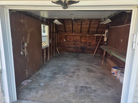 Garage at 4109 W Horseshoe Drive, Muncie, IN