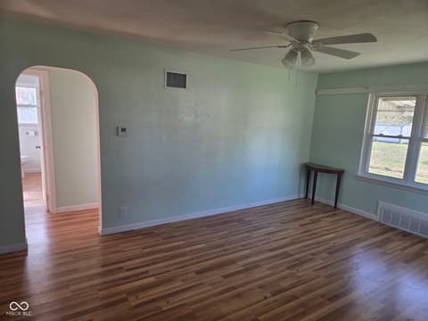 Living room at 4109 W Horseshoe Drive, Muncie, IN
