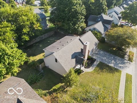 Photo of 1966 Broadmoor Lane, Columbus, IN