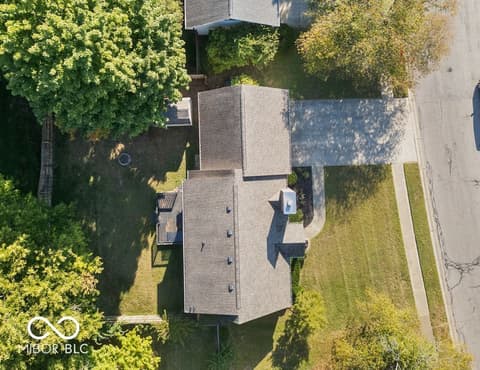 Photo of 1966 Broadmoor Lane, Columbus, IN