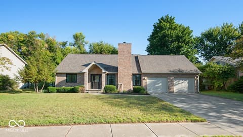 Photo of 1966 Broadmoor Lane, Columbus, IN