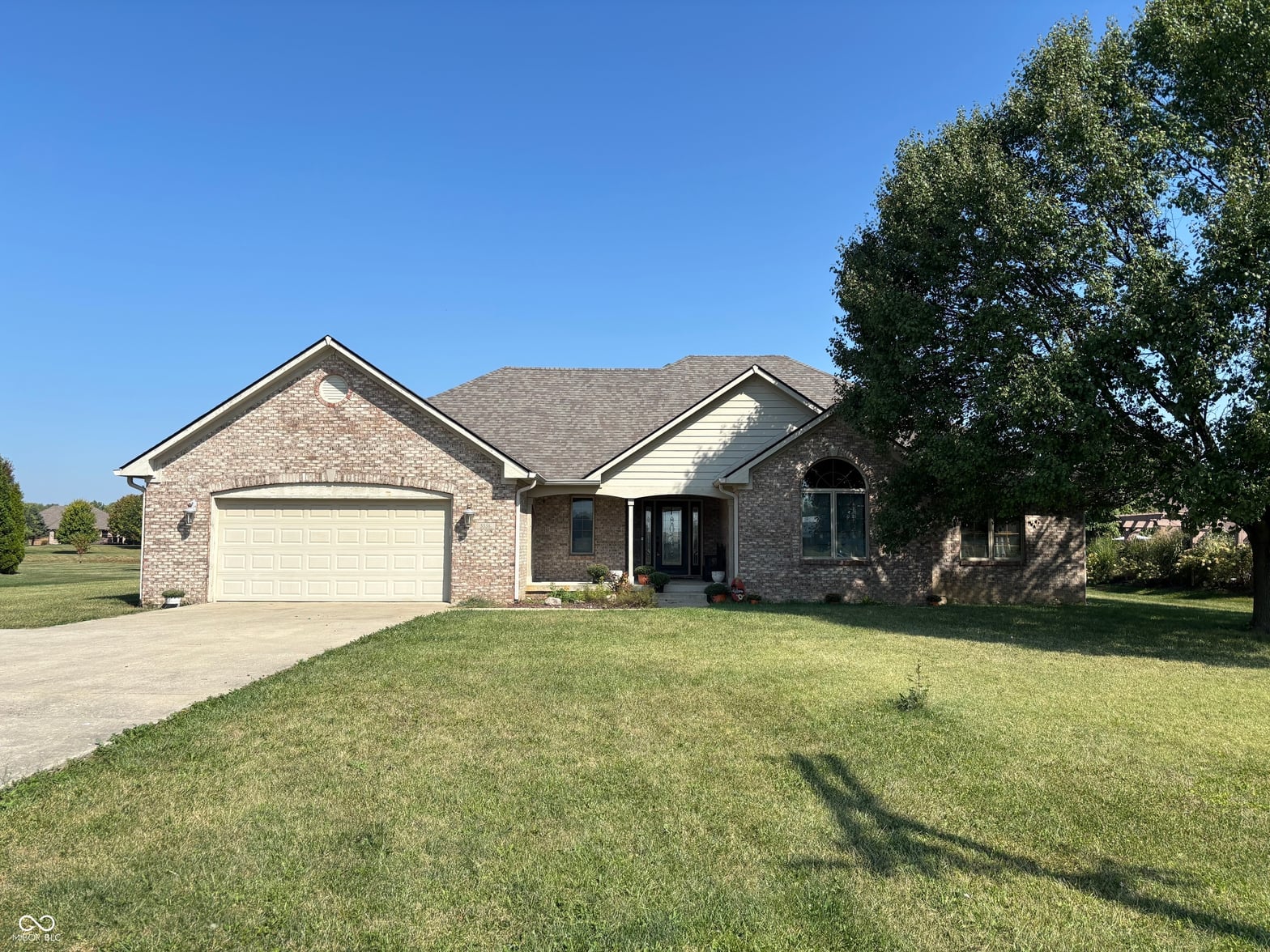 Front exterior at 5556 W Stinemyer Road, New Palestine, IN