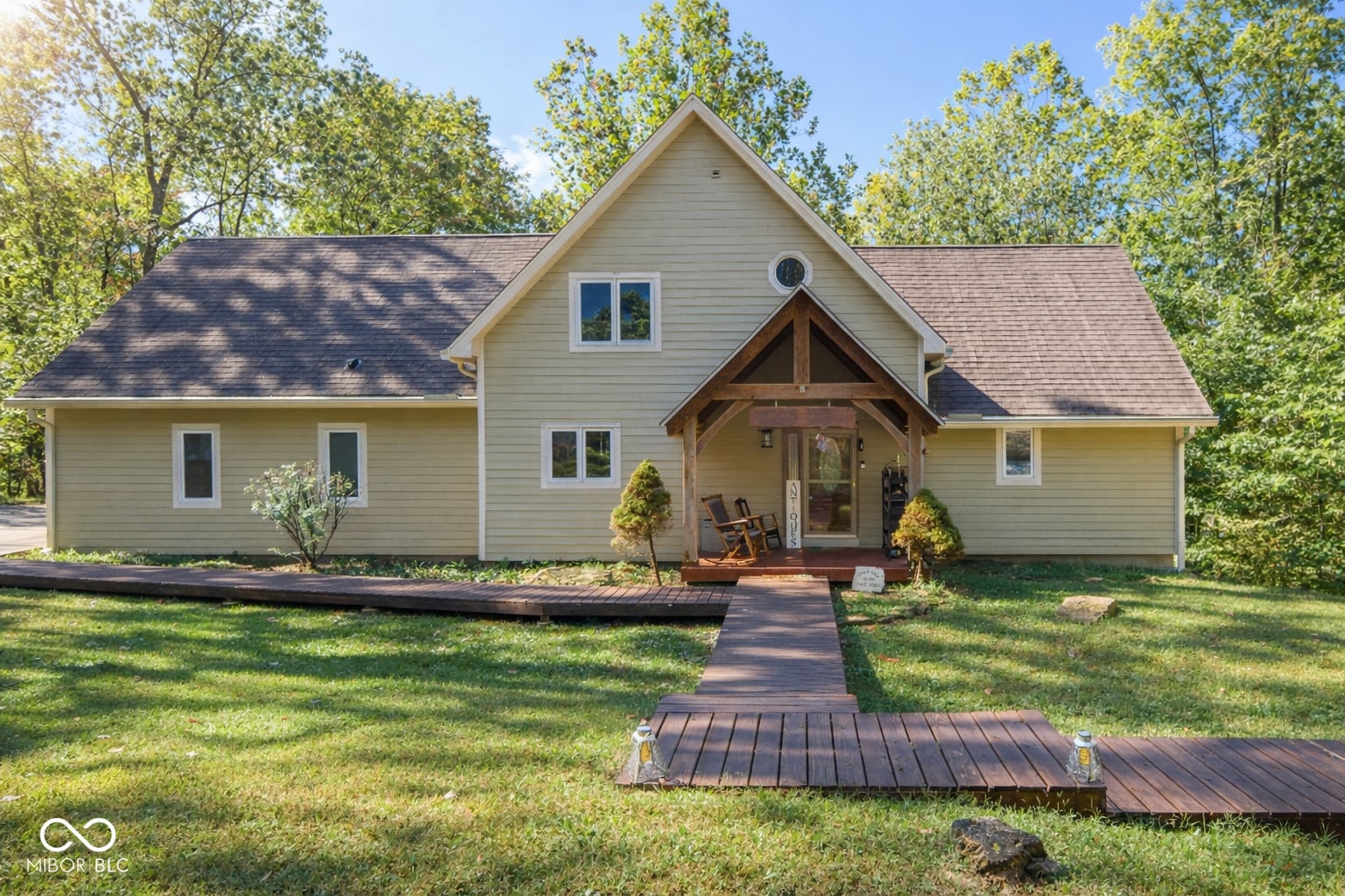 Front exterior at 9007 E Agate Avenue, Nashville, IN