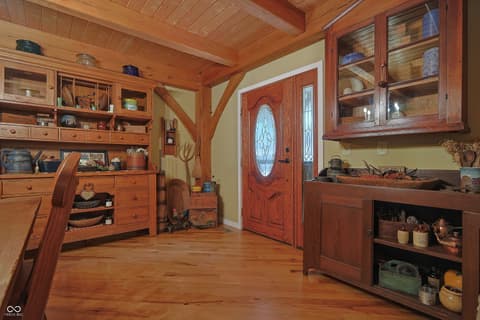 Foyer at 9007 E Agate Avenue, Nashville, IN