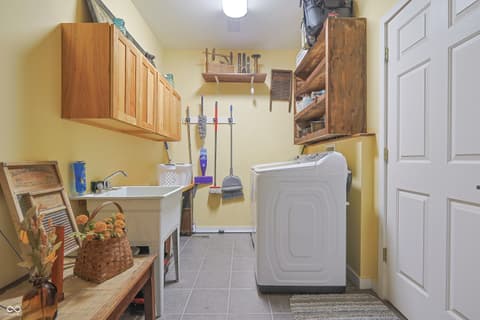 Laundry room at 9007 E Agate Avenue, Nashville, IN
