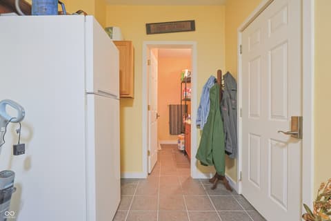 Laundry room at 9007 E Agate Avenue, Nashville, IN