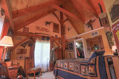 Bedroom at 9007 E Agate Avenue, Nashville, IN