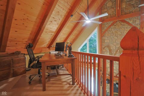 Loft — 9007 E Agate Avenue, Nashville, IN