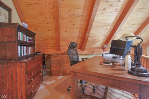 Loft — 9007 E Agate Avenue, Nashville, IN