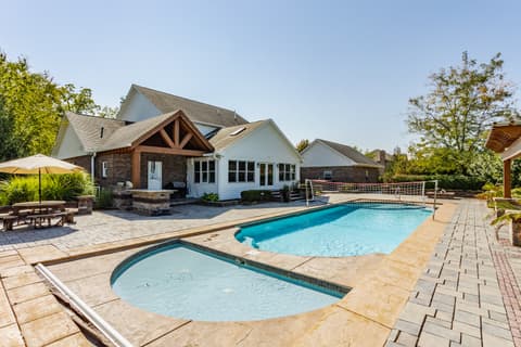 Photo of 1546 E Osprey Drive, Greenfield, IN