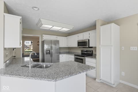 Photo of 7975 Meadow Bend Circle, Indianapolis, IN