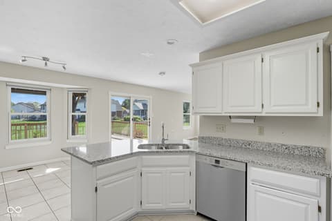 Photo of 7975 Meadow Bend Circle, Indianapolis, IN