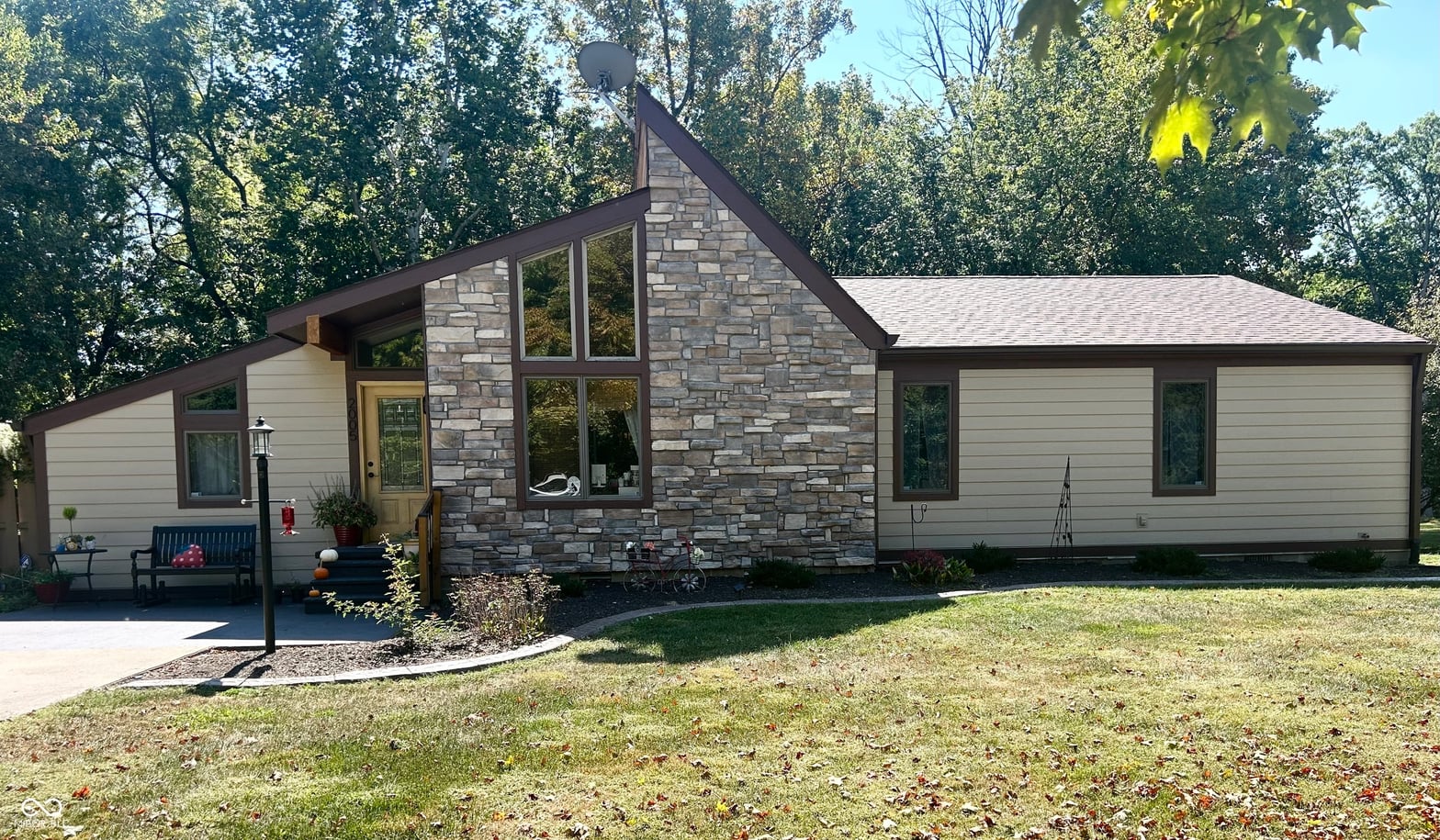 Photo of 2005 E Poplarwood Court, Rockville, IN