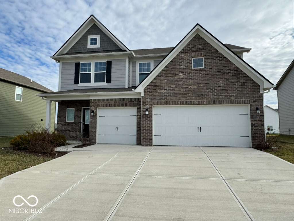Front exterior at 2321 S Stonehill Way, New Palestine, IN