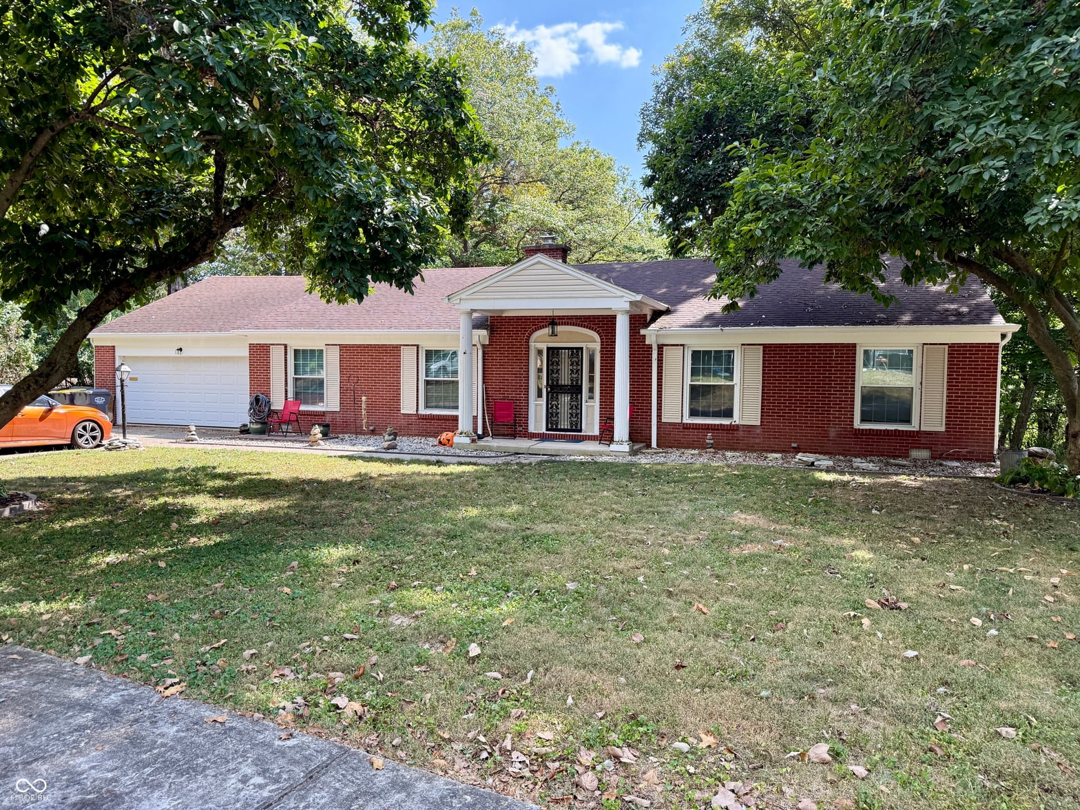 Photo of 2613 Chesterfield Place, Anderson, IN