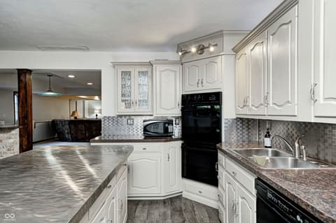 Photo of 6737 La Tour Circle, Indianapolis, IN