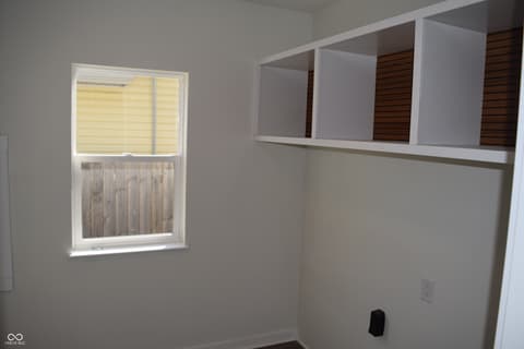 Laundry room at 350 E Minnesota Street, Indianapolis, IN